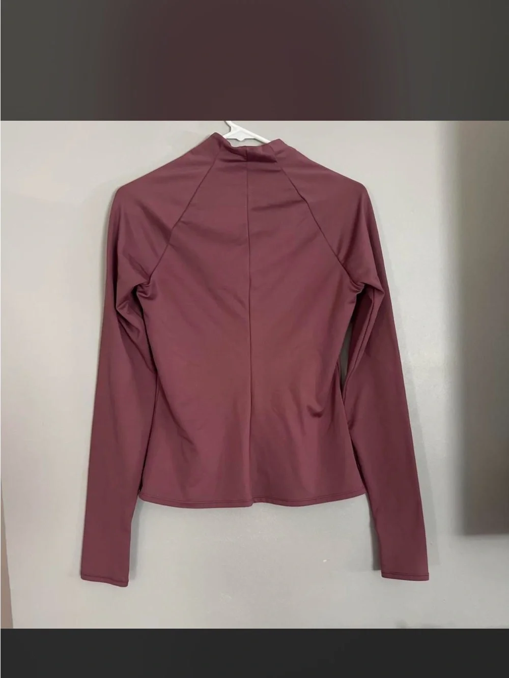 ALO Yoga slim fit